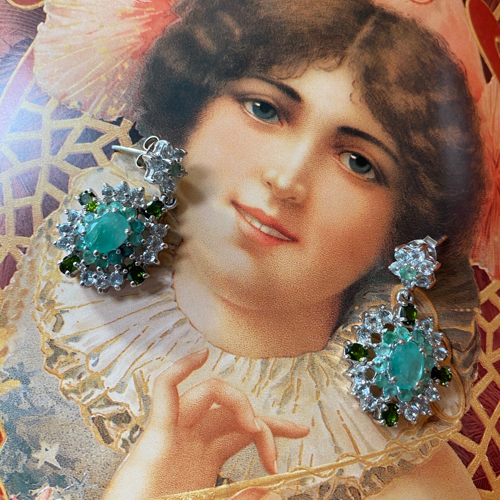 Classy Genuine Emerald Earrings With Gemstones